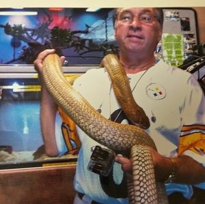 Meet your Posher, Lawrence f